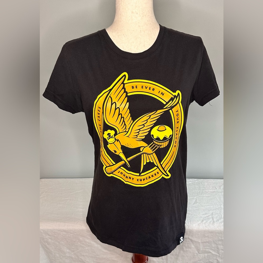 Johnny Cupcakes “May The Cakes Be Ever In Your Flavor” Ladies XL Graphic Tee